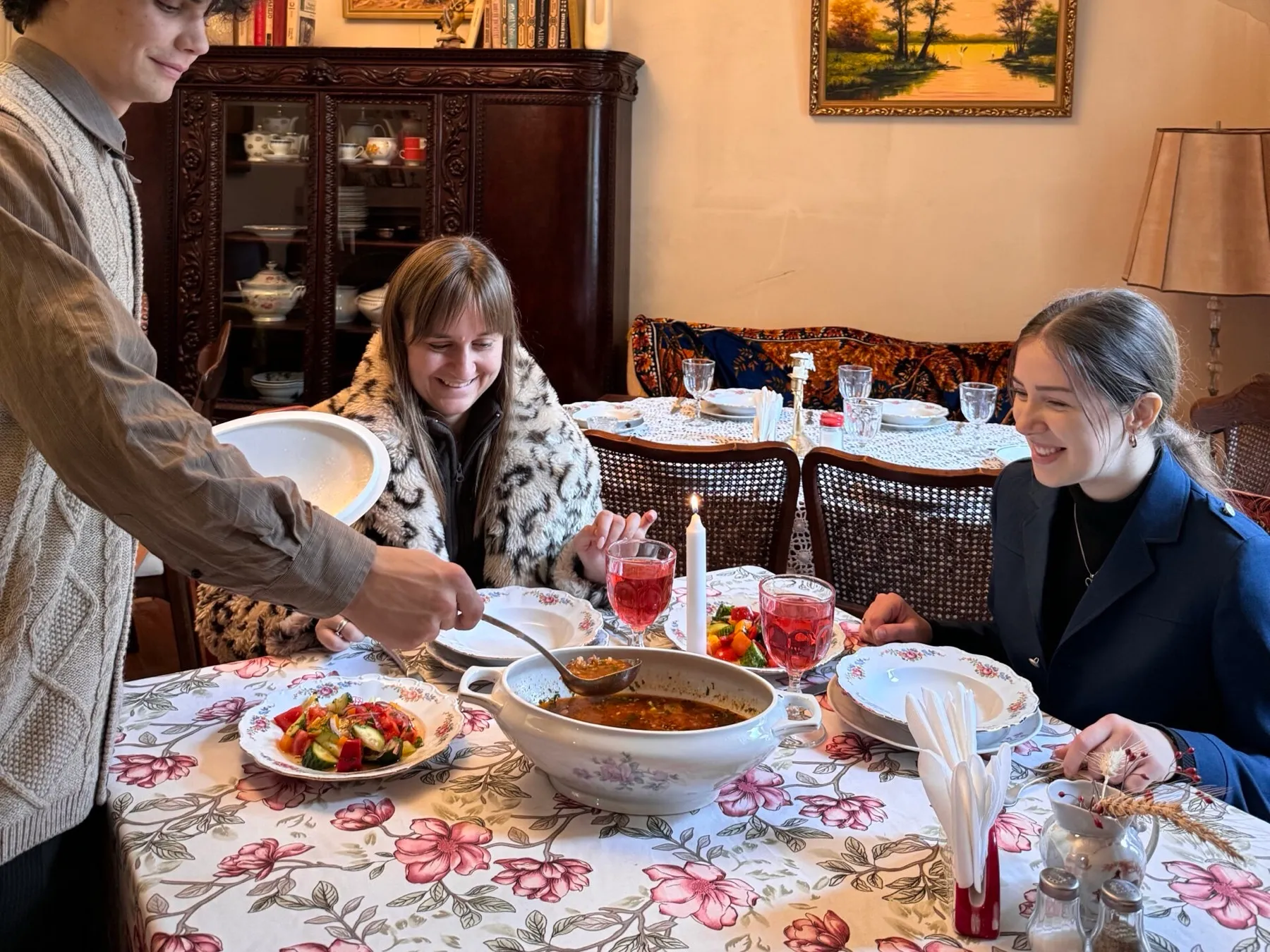 Welcome dinner at a 1921 house